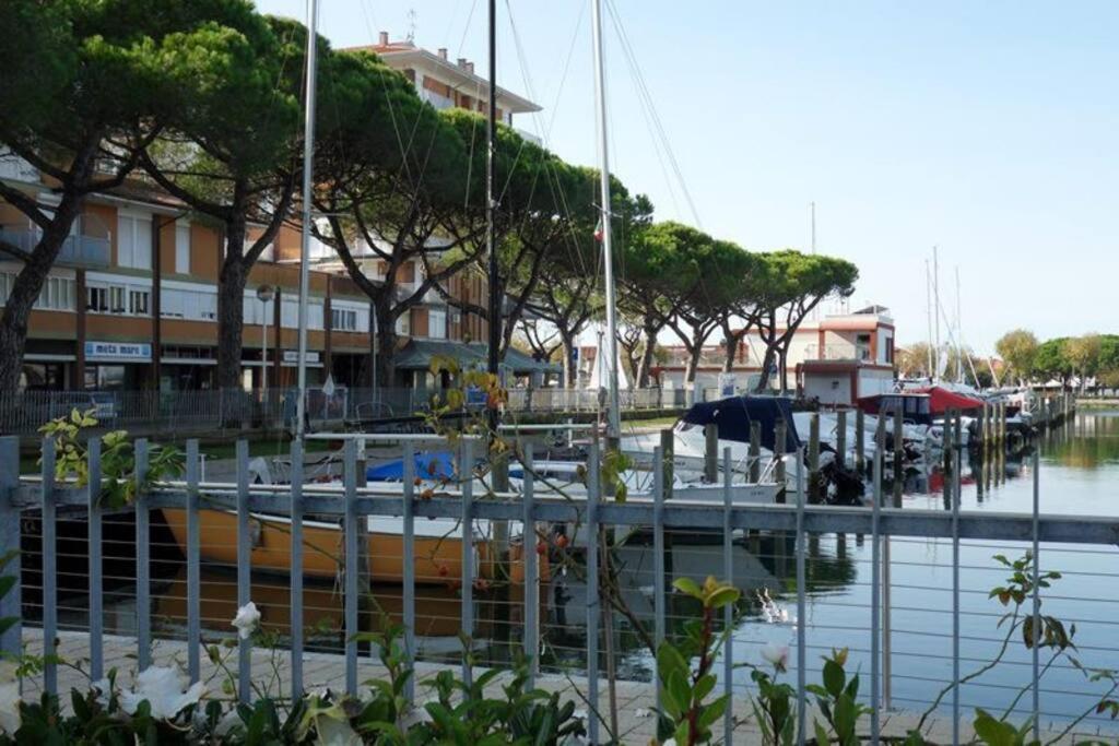 Cosy Apartment With Fantastic View Caorle Bagian luar foto