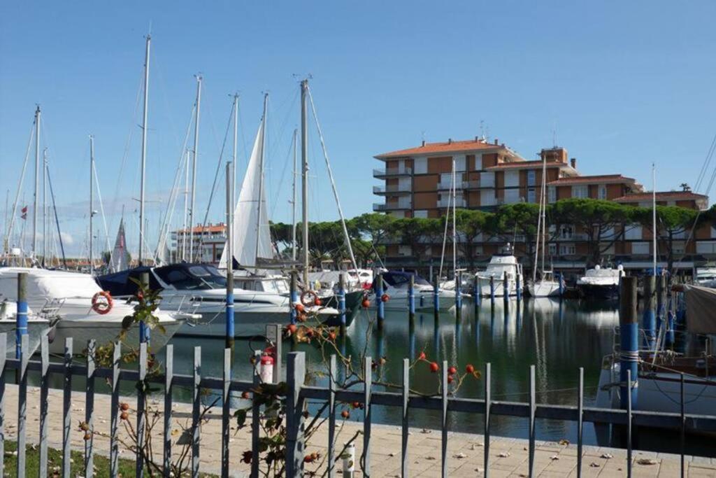 Cosy Apartment With Fantastic View Caorle Bagian luar foto